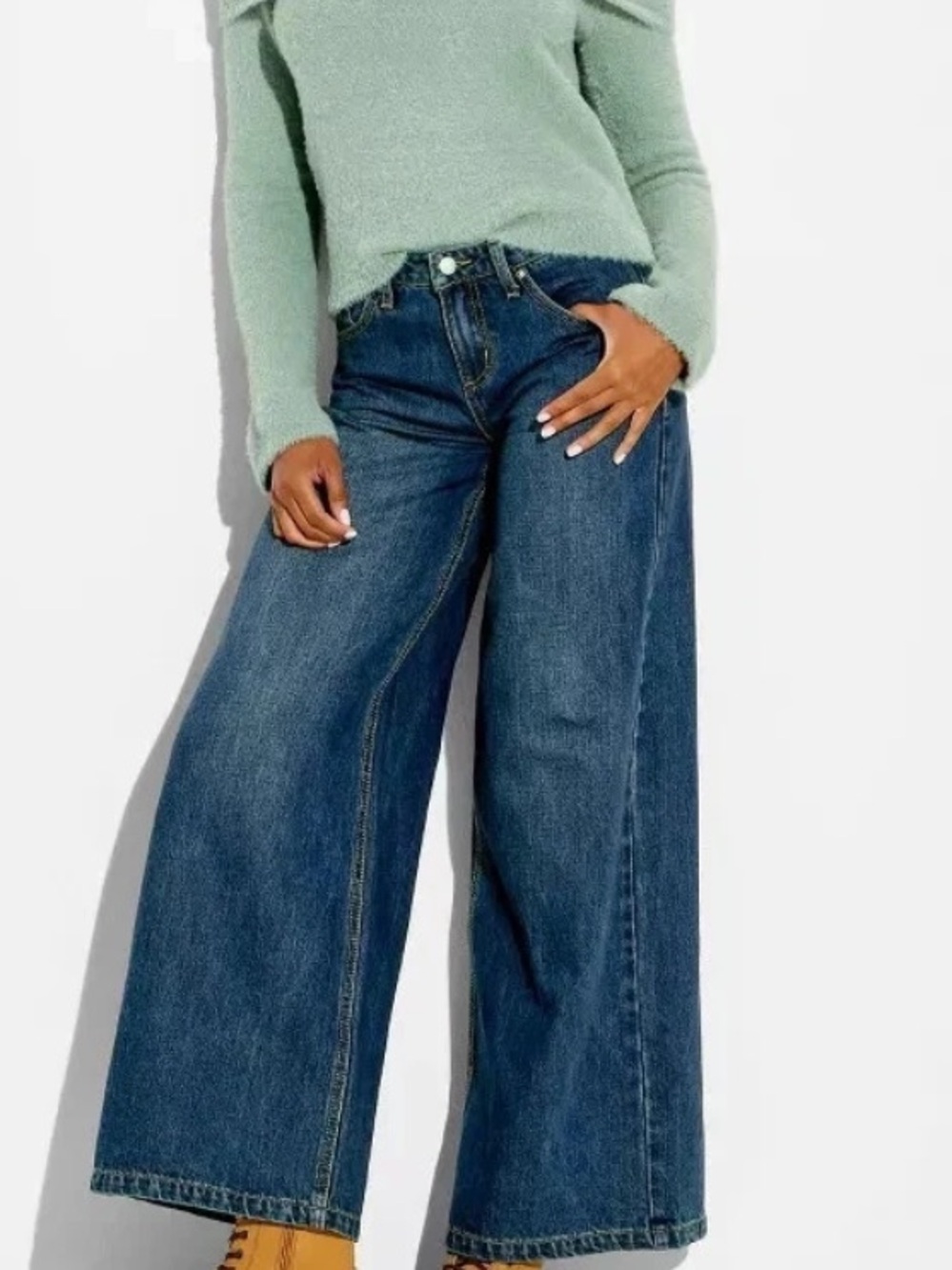 Wild Fable NWT 6 Wide Leg 31” inseam SOFT Jeans Blue Denim